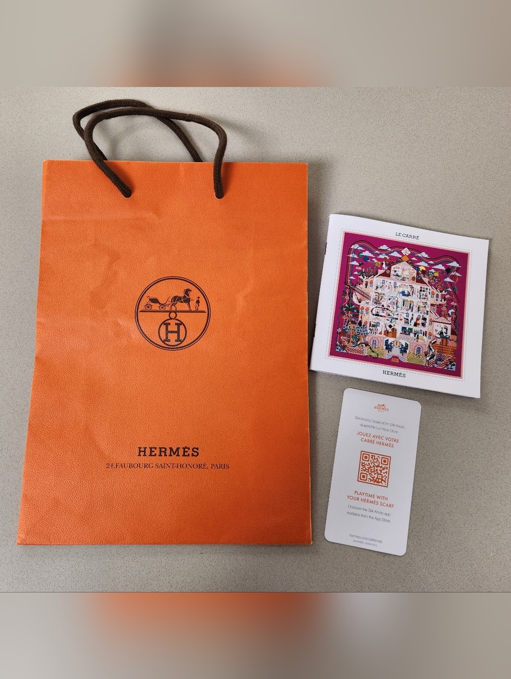 Hermès Shopping Bag with Le Carre Spring-Summer 2015 Scarf Booklet